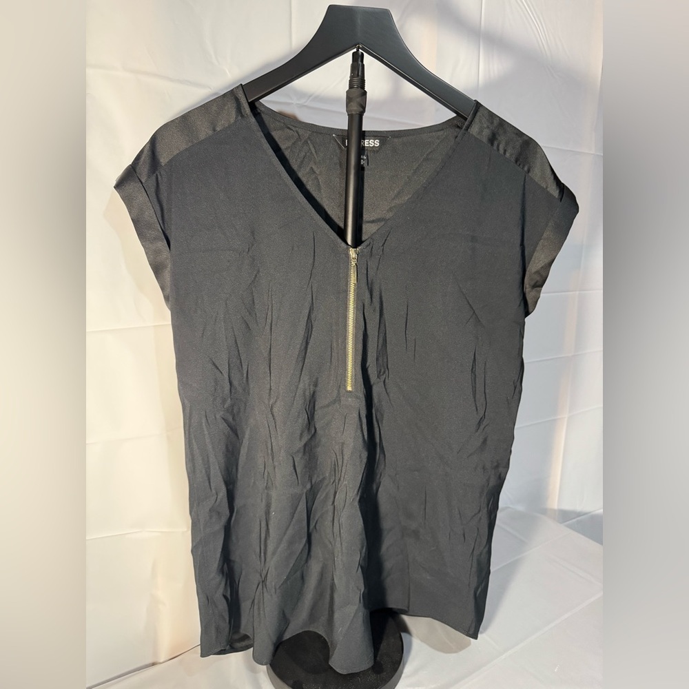 Express Black V-Neck Zip Women's Top size Medium